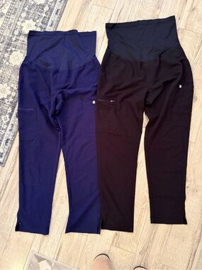 Figs Women's Maternity Joggers in Navy and Black petite length size medium